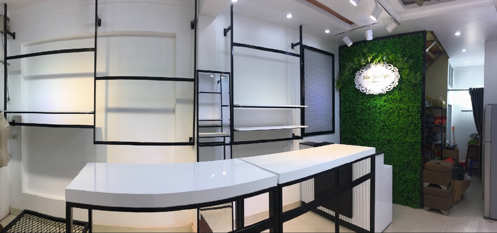 hình ảnh Thiết kế và thi công Shop thời trang Mai Lưu Ngọc
