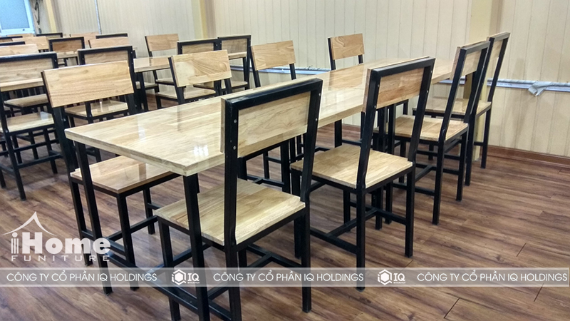 bàn ghế cafe chân sắt
