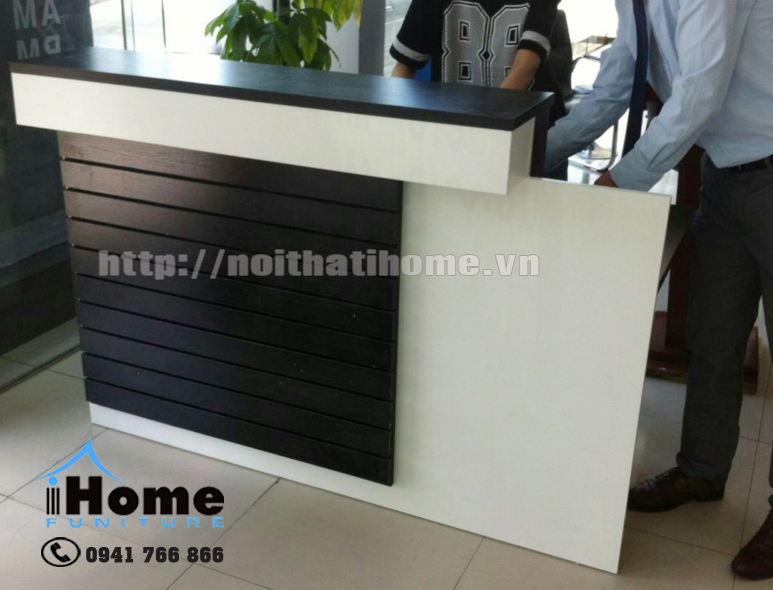 Bàn lễ tân văn phòng tại hải phòng
