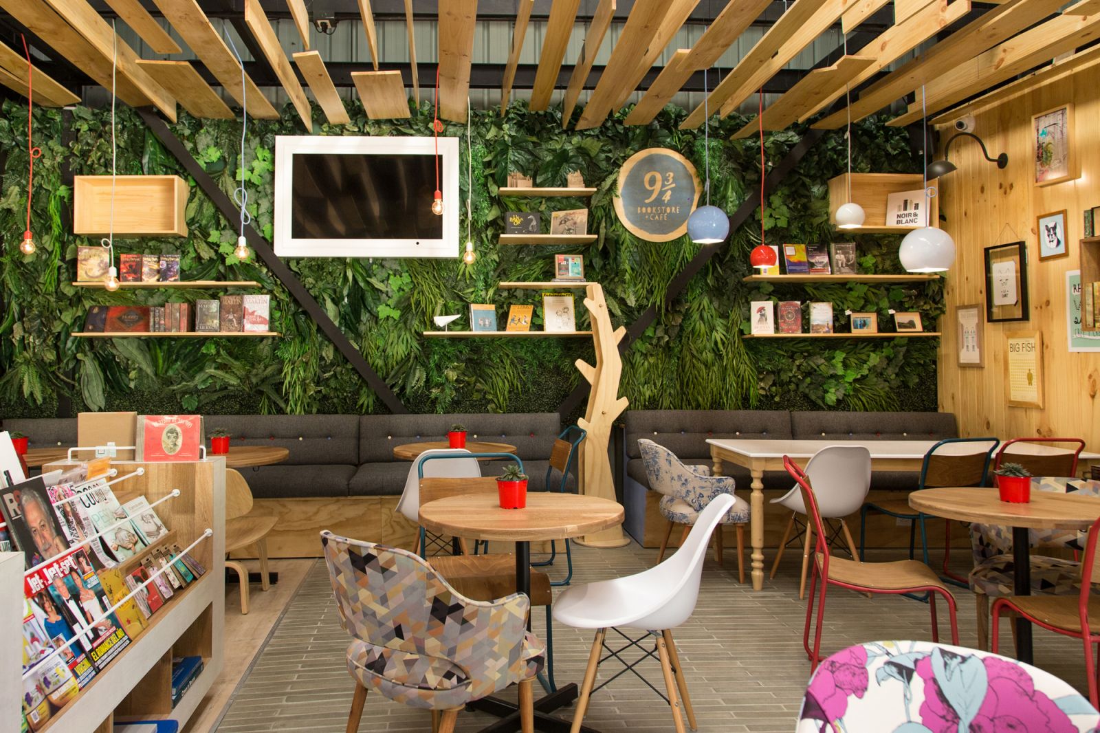 quan-cafe-sach-chi-phi-bao-nhieu