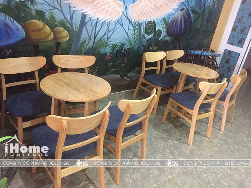 ban-ghe-cafe-gia-tot